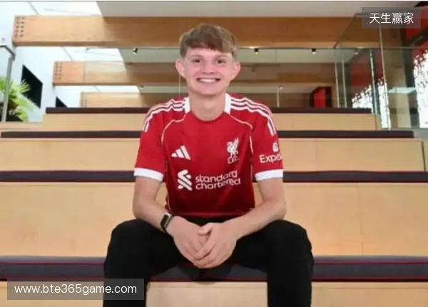 记者：利物浦球探已经多次考察雷恩后卫雅凯，管理层很欣赏他