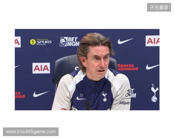 弗兰克:我不同意斯洛特的意见,范德芬不铲抢就不是合格后卫 弗兰克:我不同意斯洛特的意见,范德芬不铲抢就不是合格后卫